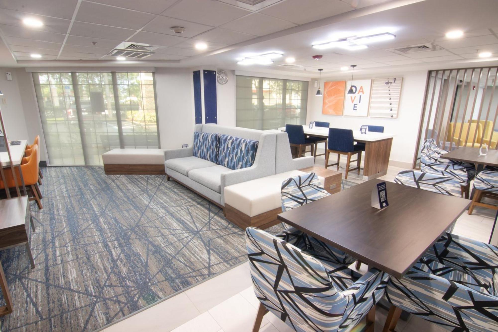 Holiday Inn Express And Suites Fort Lauderdale Airport West By Ihg Davie Exterior foto