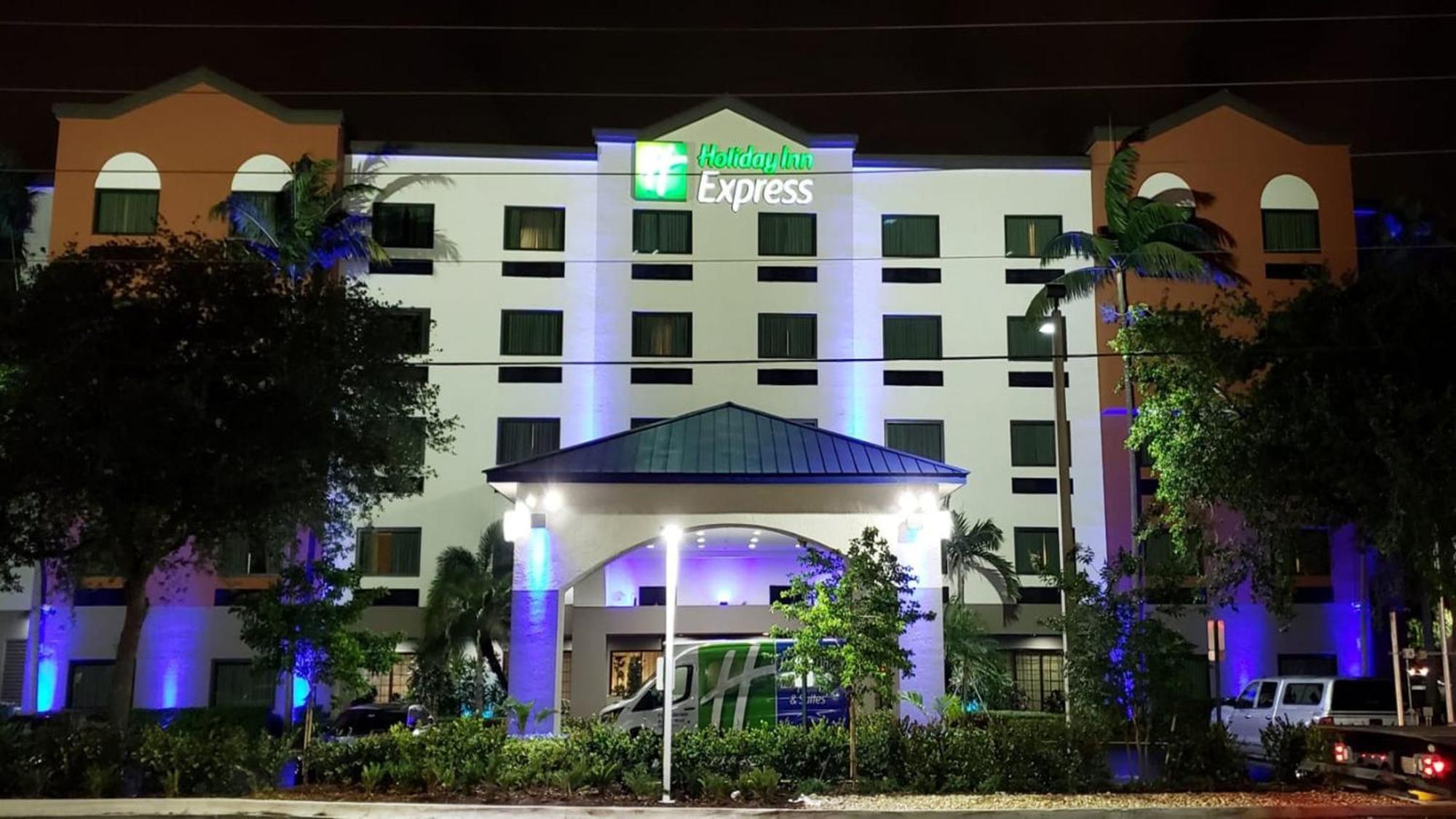 Holiday Inn Express And Suites Fort Lauderdale Airport West By Ihg Davie Exterior foto